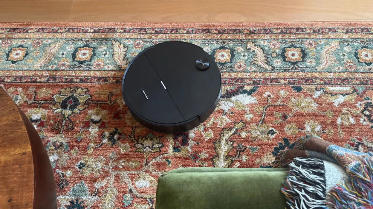 Roborock Saros 20 Sonic robot vacuum in a home setting