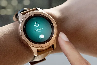 Galaxy Watch running the SmartThings app to control a smart device